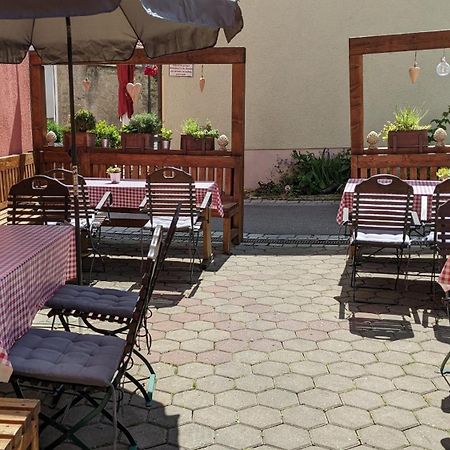 Gasthof Hotel Rose Obereisenheim Exterior foto