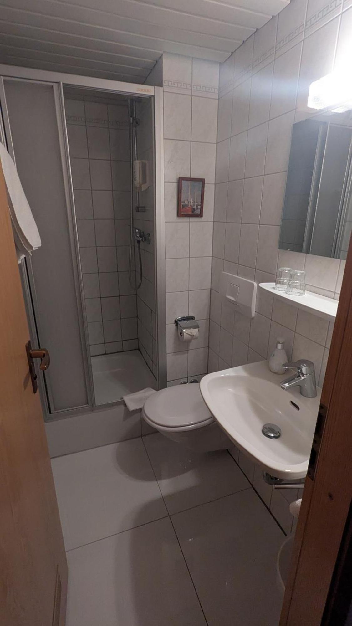 Gasthof Hotel Rose Obereisenheim Habitación foto
