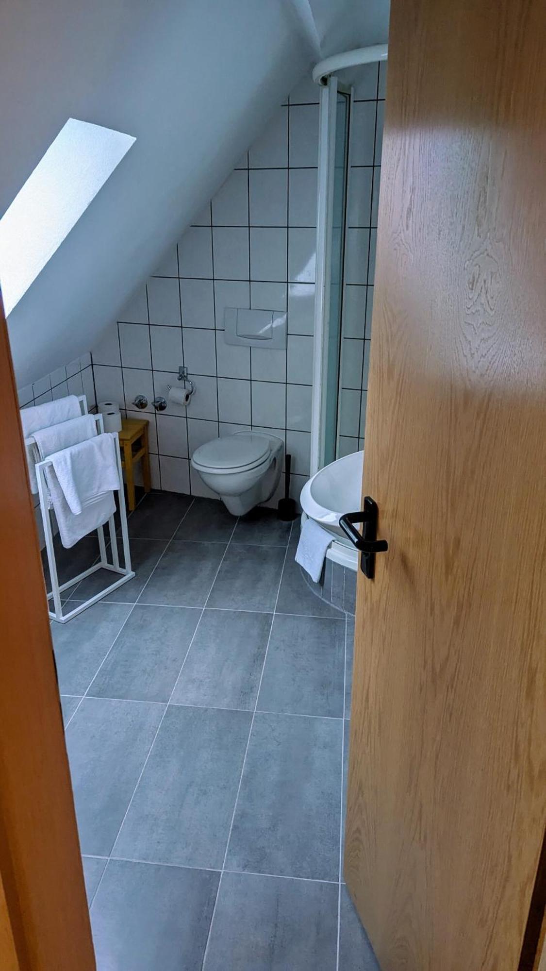 Gasthof Hotel Rose Obereisenheim Habitación foto