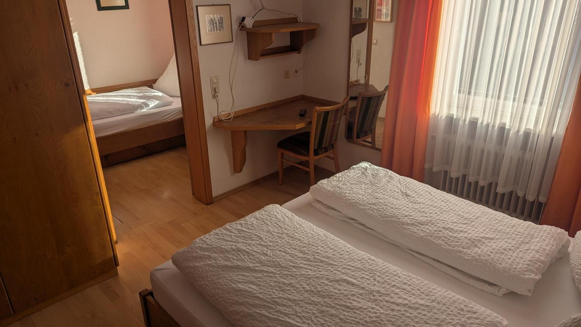 Gasthof Hotel Rose Obereisenheim Habitación foto