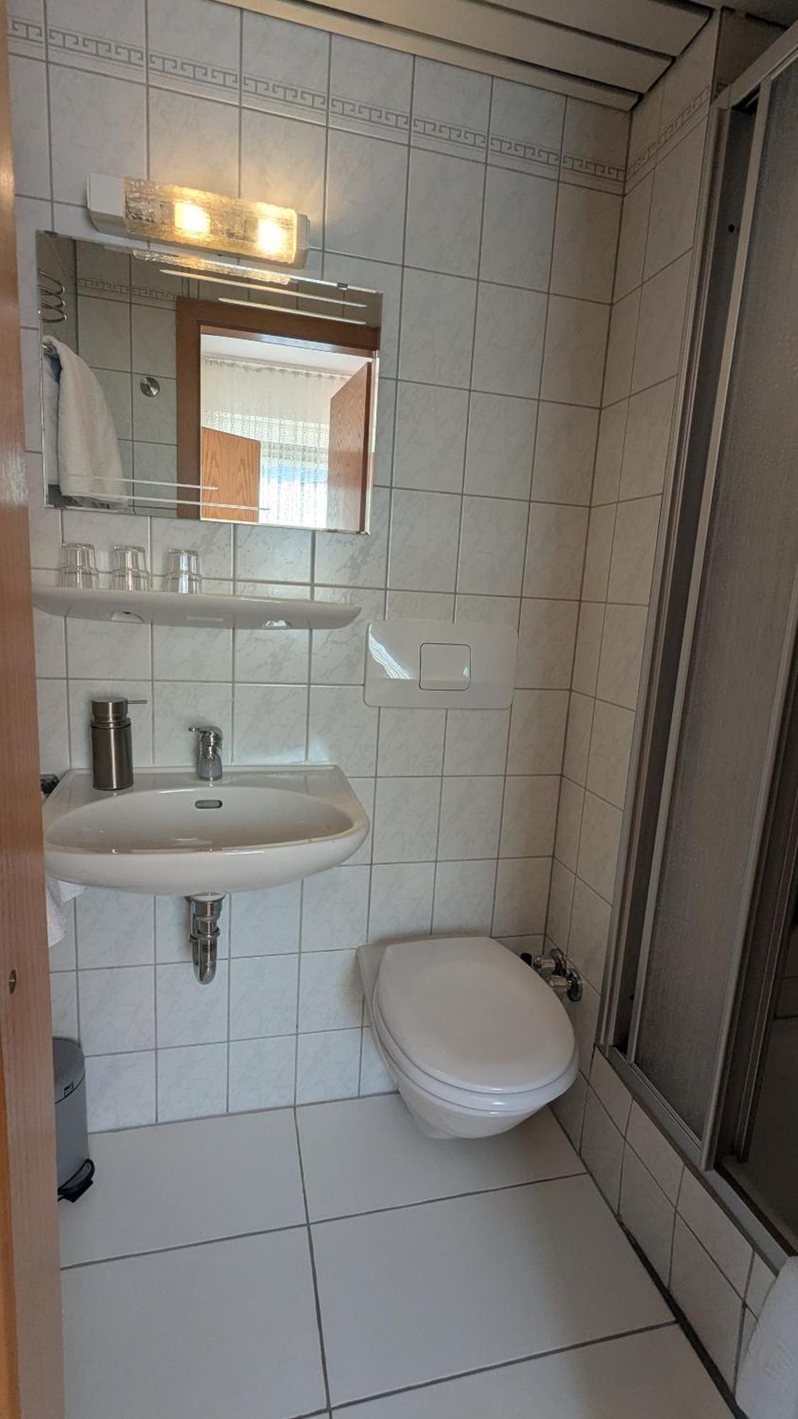 Gasthof Hotel Rose Obereisenheim Habitación foto