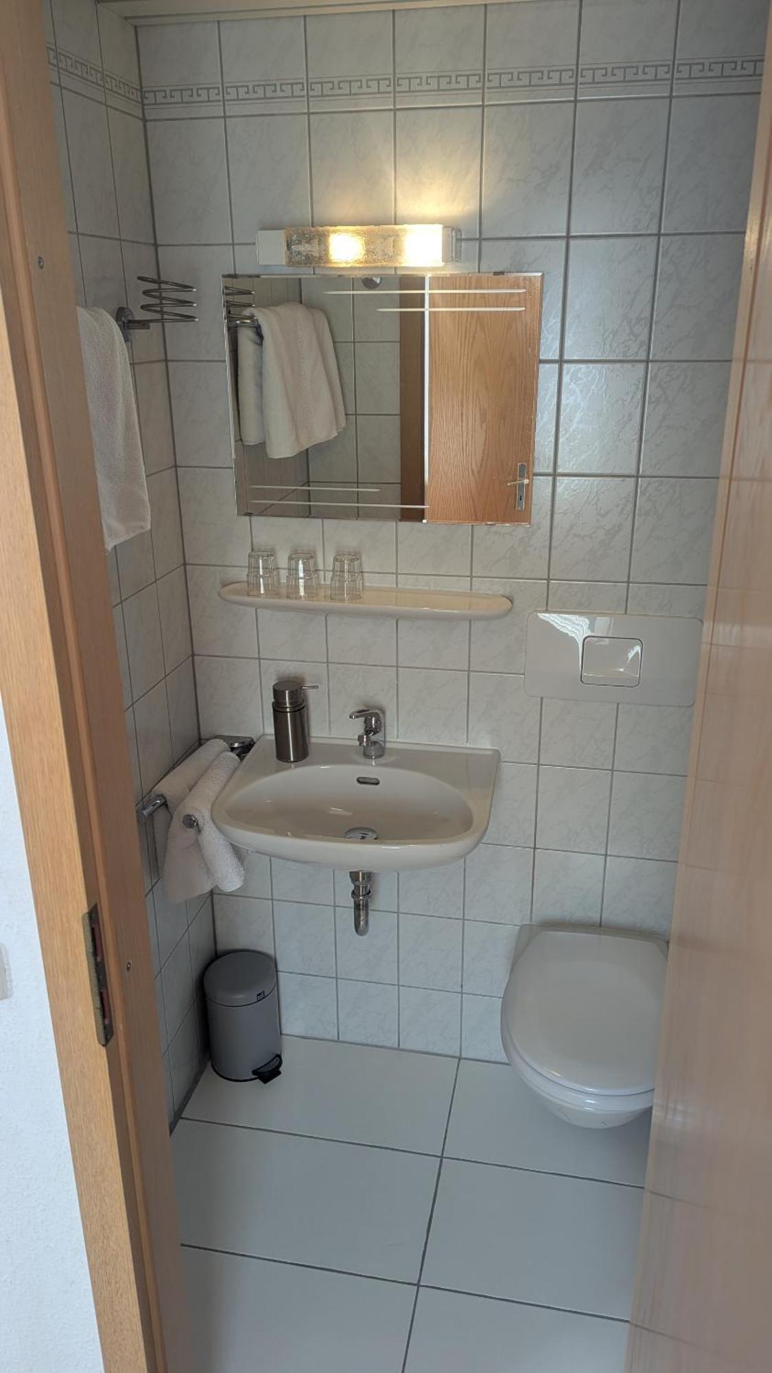 Gasthof Hotel Rose Obereisenheim Habitación foto