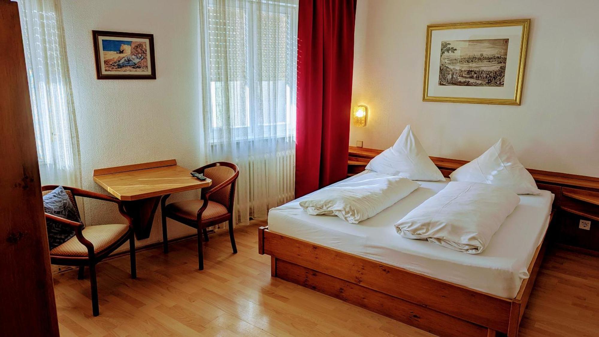 Gasthof Hotel Rose Obereisenheim Habitación foto