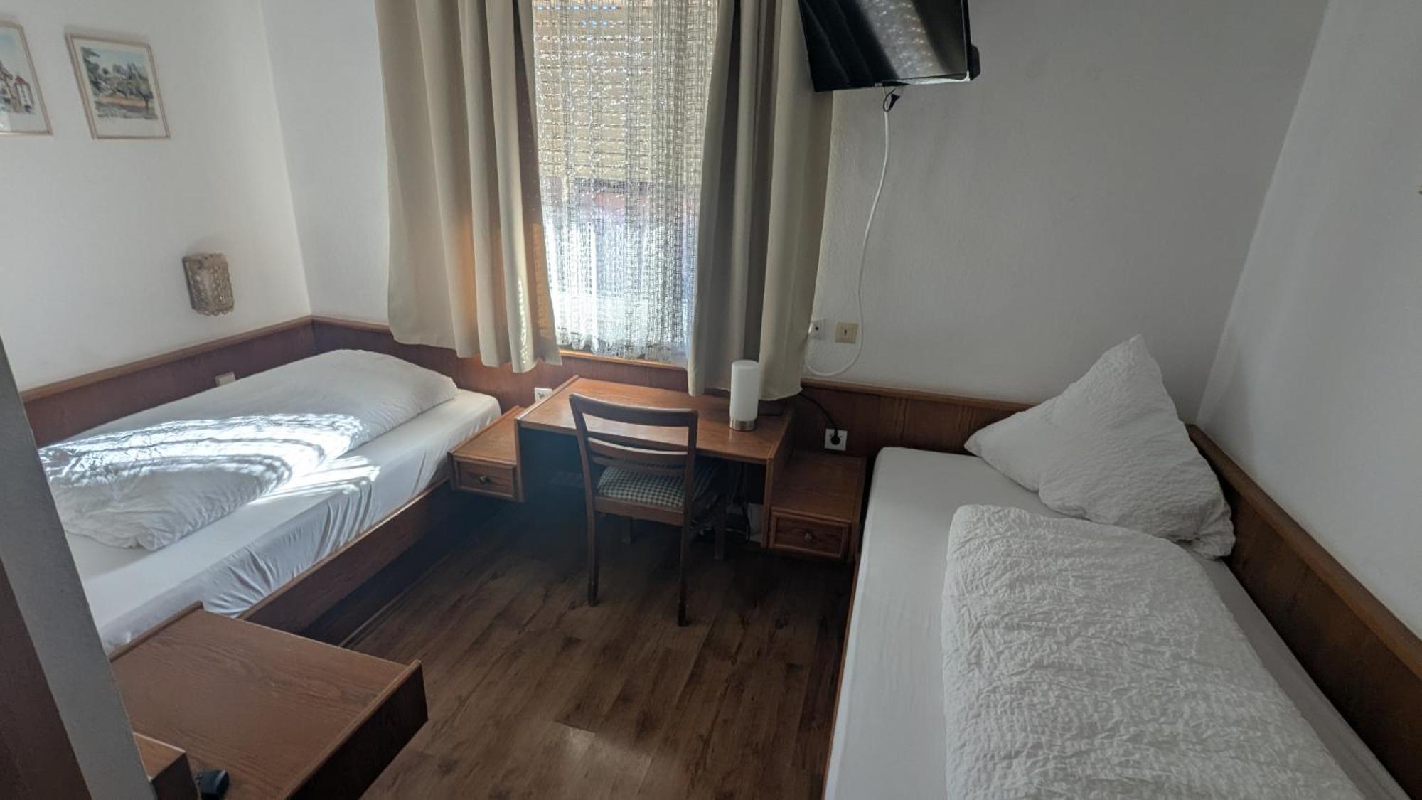 Gasthof Hotel Rose Obereisenheim Habitación foto